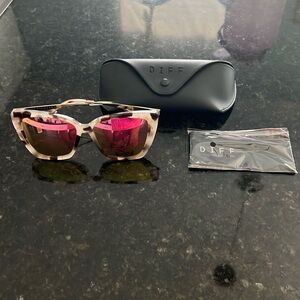 Diff Eyewear cat eye with tortoise frame and pink lenses
